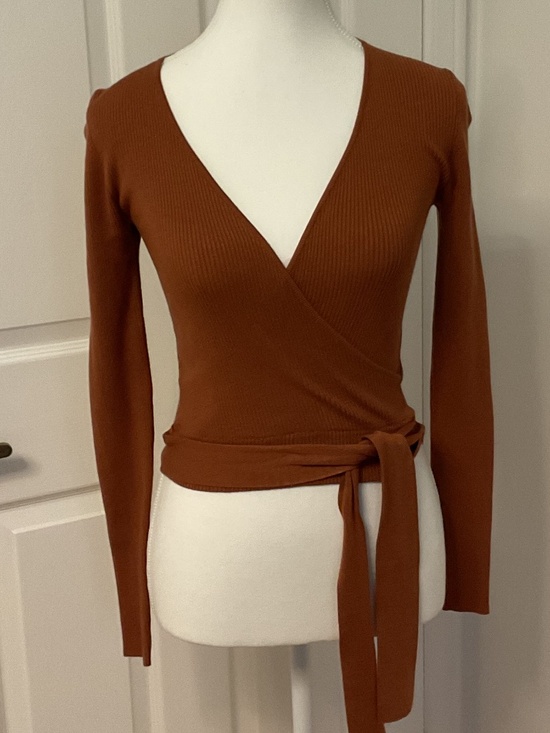 twik Tops - 💐NWT💐TWIK par Simons Rust Ribbed knit crop top - size XS